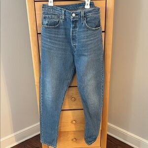 Levi's Women’s  Straight Blue Jeans - Red Tag